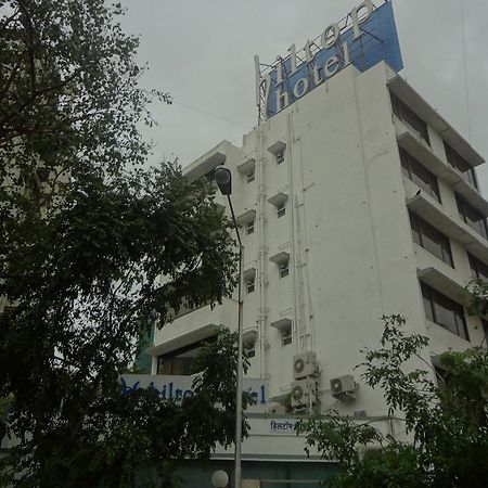 מומביי Hiltop Hotel מראה חיצוני תמונה