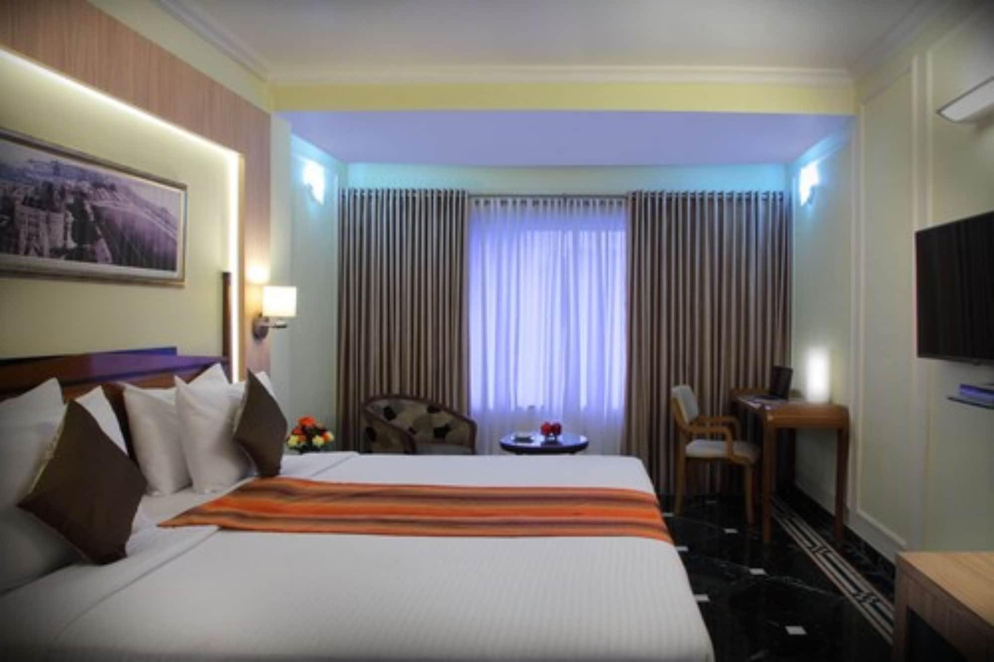 מומביי Hiltop Hotel מראה חיצוני תמונה