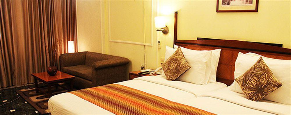 מומביי Hiltop Hotel מראה חיצוני תמונה