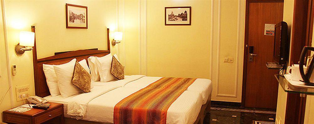 מומביי Hiltop Hotel מראה חיצוני תמונה