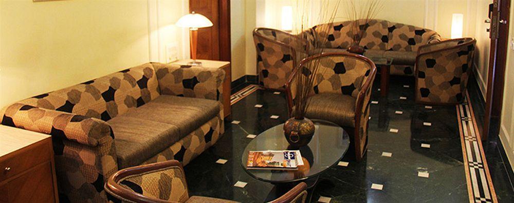 מומביי Hiltop Hotel מראה חיצוני תמונה