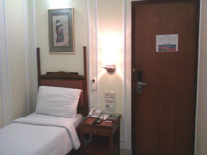 מומביי Hiltop Hotel מראה חיצוני תמונה