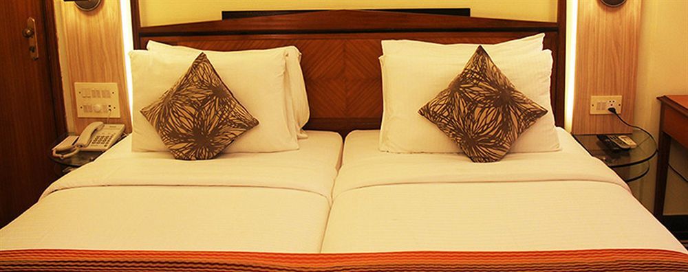 מומביי Hiltop Hotel מראה חיצוני תמונה