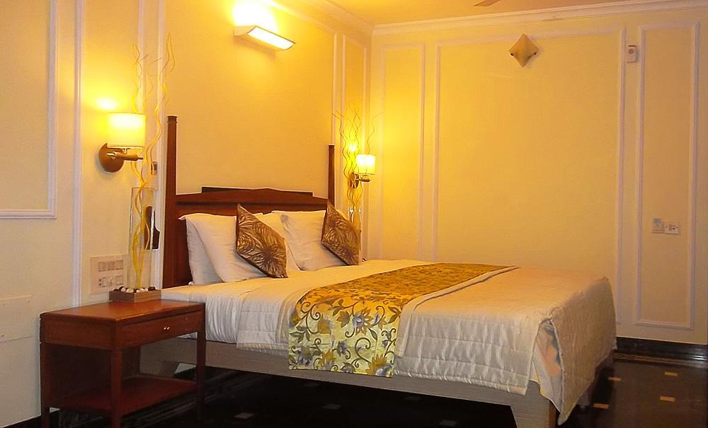 מומביי Hiltop Hotel מראה חיצוני תמונה
