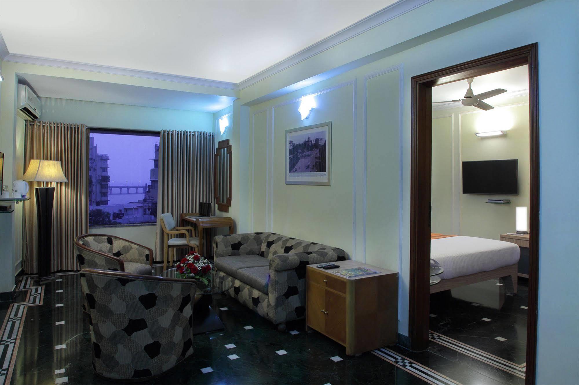 מומביי Hiltop Hotel מראה חיצוני תמונה