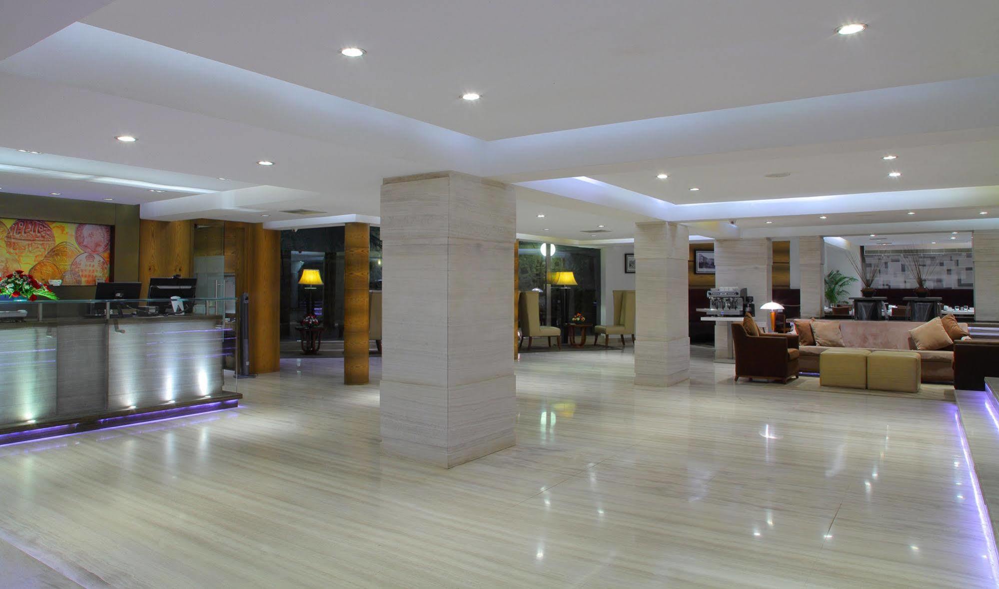 מומביי Hiltop Hotel מראה חיצוני תמונה