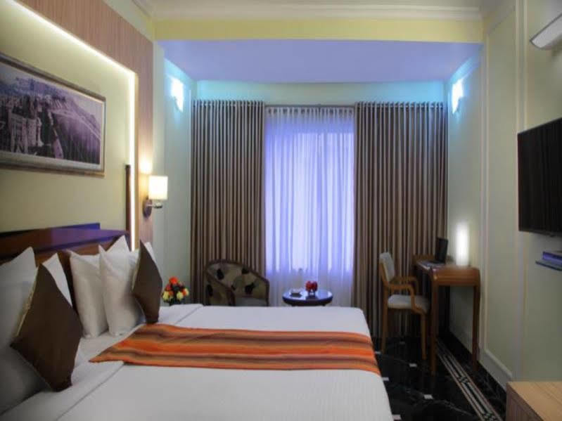 מומביי Hiltop Hotel מראה חיצוני תמונה